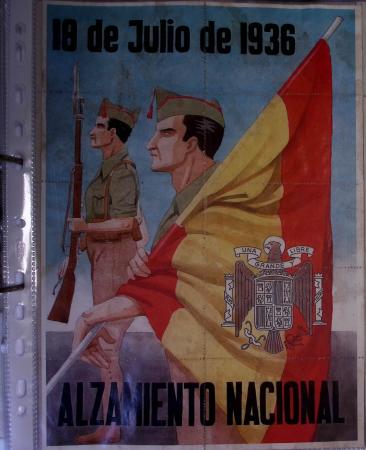 Guerre civile d'Espagne : 105 feuilles de 10 tickets de rationnement alimentaire avec au verso de chaque feuille une illustration patriotique républicaine ou nationaliste
