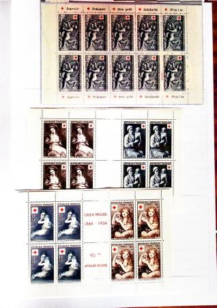 1952-2024, CROIX-ROUGE : Plusieurs collections de carnets