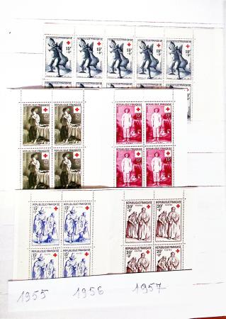 1952-2024, CROIX-ROUGE : Plusieurs collections de carnets