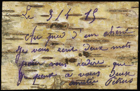 Carte postale écrite par un poilu sur une écorce de chêne dans la forêt d'Hirsbake (Alsace - 3 avril 1915) (cette carte a voyagé sous enveloppe). RR et TB