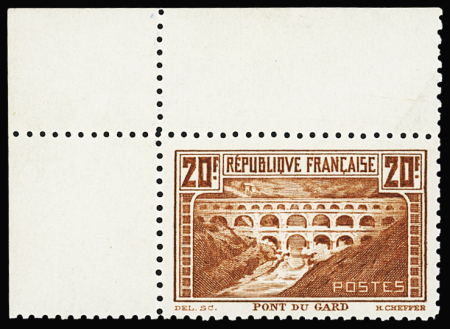 N°262B 20f Pont du Gard, superbe coin de feuille du