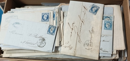 1747-1878, Deux boîtes à chaussures remplies de bleus