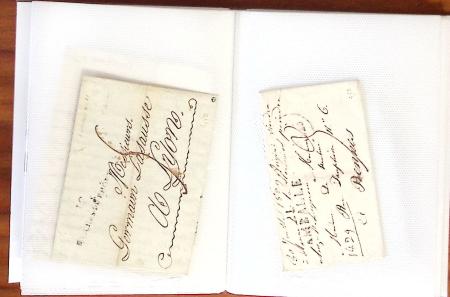 1747-1878, Deux boîtes à chaussures remplies de bleus