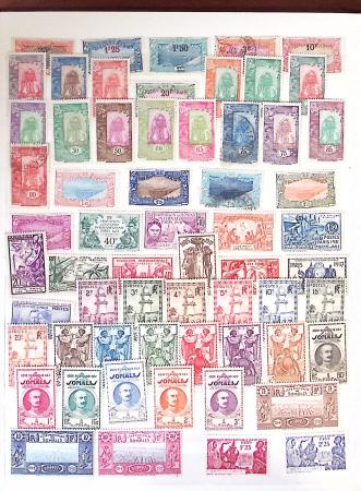 1859-1977, Collection des COLONIES en 17 classeurs,