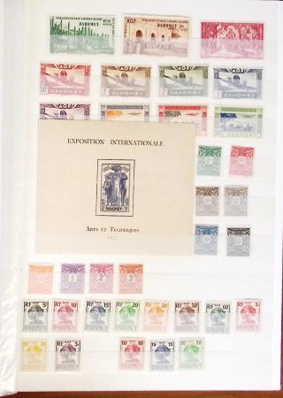 1859-1977, Collection des COLONIES en 17 classeurs,