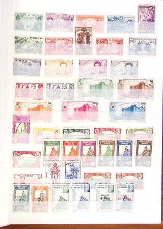 1859-1977, Collection des COLONIES en 17 classeurs,