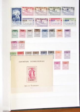 1859-1977, Collection des COLONIES en 17 classeurs,
