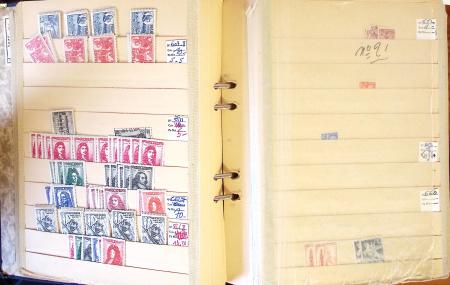 1852-1959, Deux classeurs constituant un stock de timbres