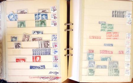 1852-1959, Deux classeurs constituant un stock de timbres
