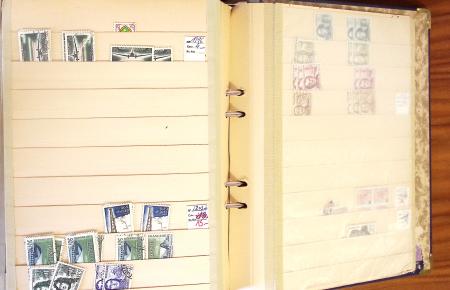 1852-1959, Deux classeurs constituant un stock de timbres
