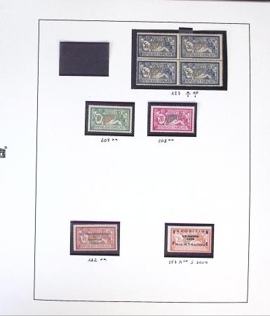 1900-2012, Collection en 11 albums, avec N°122 neuf
