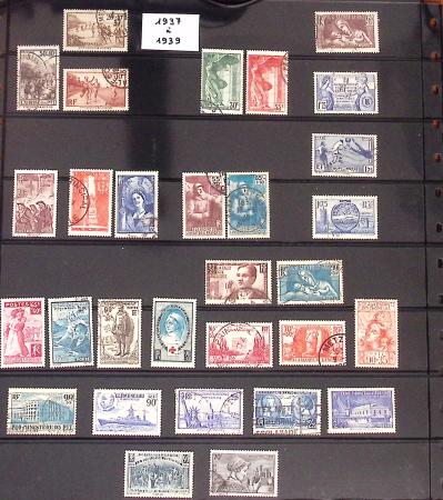 1900-2012, Collection en 11 albums, avec N°122 neuf