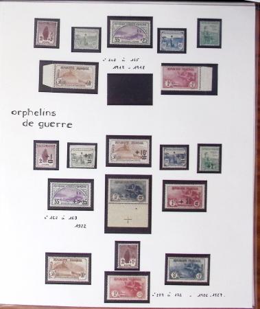 1900-2012, Collection en 11 albums, avec N°122 neuf