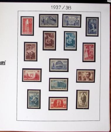 1900-2012, Collection en 11 albums, avec N°122 neuf