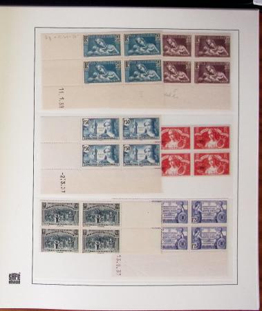 1900-2012, Collection en 11 albums, avec N°122 neuf