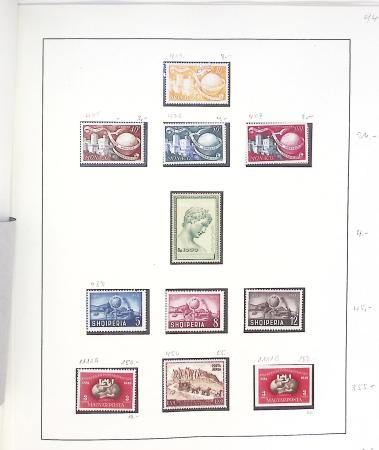 1949 UPU Collection housed in five albums, strength