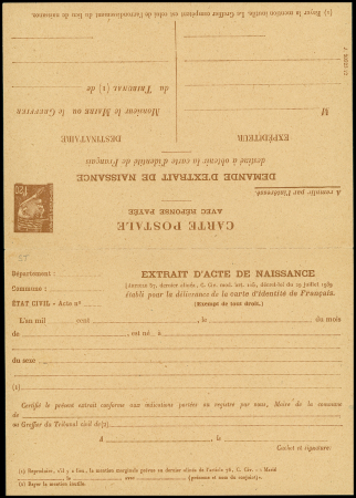 Carte double 1F20 + 1F20 demande d'extrait de naissance (PET D 10b) neuve + 2 volets de demandes d'extrait de naissance et de mariage OBL (PET 10 10a et D 10b). TB. Cote 575€