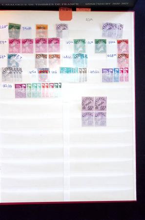 1900-1959 Beau lot de neufs et oblitérés avec une très