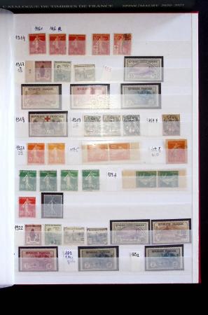 1900-1959 Beau lot de neufs et oblitérés avec une très