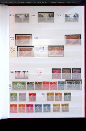 1900-1959 Beau lot de neufs et oblitérés avec une très