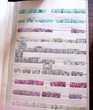1849-1979, Important stock de timbres en 8 classeurs