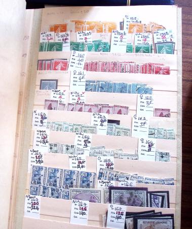 1849-1979, Important stock de timbres en 8 classeurs