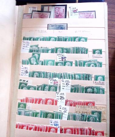 1849-1979, Important stock de timbres en 8 classeurs