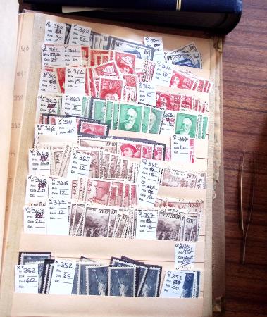 1849-1979, Important stock de timbres en 8 classeurs