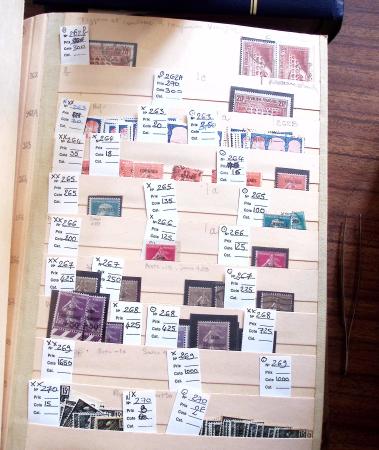 1849-1979, Important stock de timbres en 8 classeurs