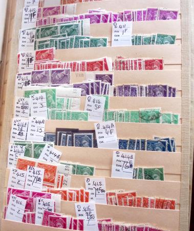 1849-1979, Important stock de timbres en 8 classeurs