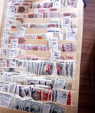 1849-1979, Important stock de timbres en 8 classeurs