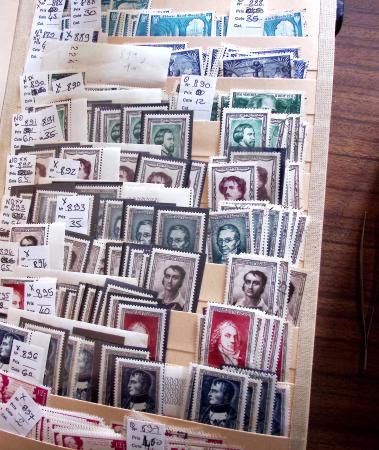 1849-1979, Important stock de timbres en 8 classeurs