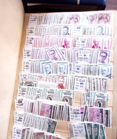 1849-1979, Important stock de timbres en 8 classeurs