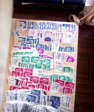 1849-1979, Important stock de timbres en 8 classeurs