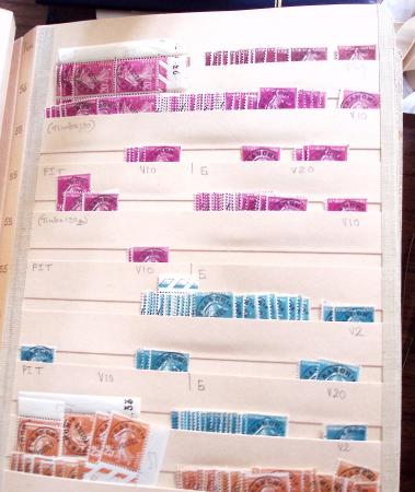 1849-1979, Important stock de timbres en 8 classeurs
