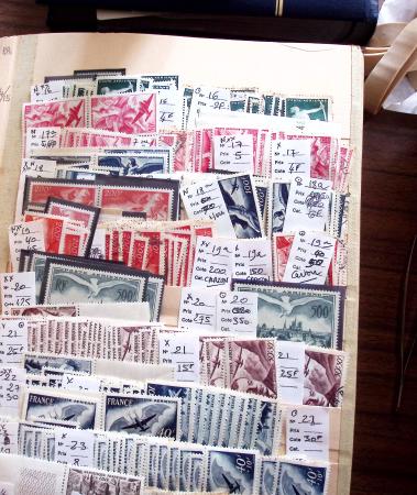 1849-1979, Important stock de timbres en 8 classeurs