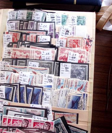 1849-1979, Important stock de timbres en 8 classeurs
