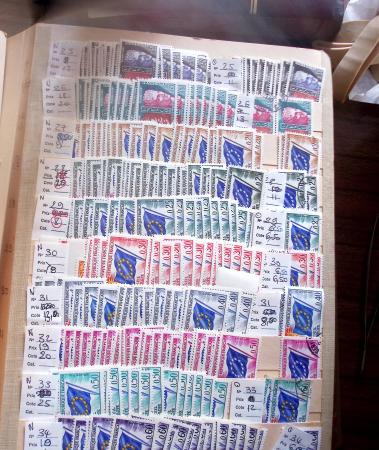 1849-1979, Important stock de timbres en 8 classeurs