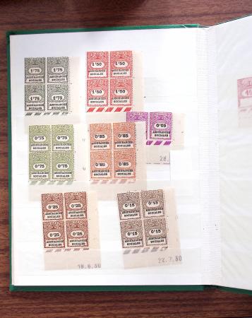 1883-1964, Lot de France en 4 albums et 1 petit classeurs