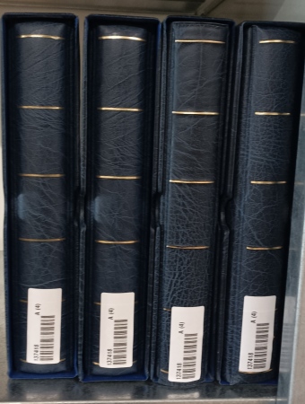 1949-1990, Collection de DDR en 4 albums Leuchtturm,