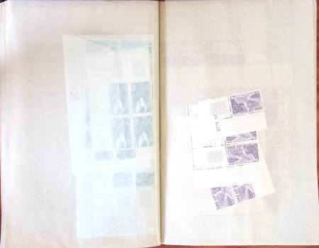 1930-1998, Lot de fin de catalogue, rangé dans 9 classeurs