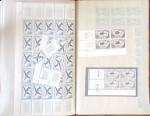 1930-1998, Lot de fin de catalogue, rangé dans 9 classeurs