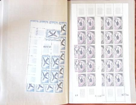 1930-1998, Lot de fin de catalogue, rangé dans 9 classeurs