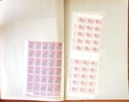 1930-1998, Lot de fin de catalogue, rangé dans 9 classeurs