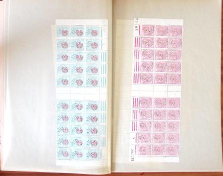 1930-1998, Lot de fin de catalogue, rangé dans 9 classeurs