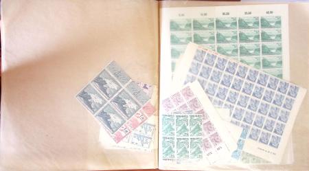 1930-1998, Lot de fin de catalogue, rangé dans 9 classeurs