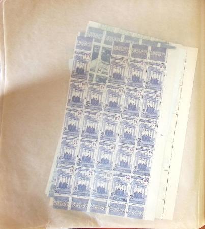 1930-1998, Lot de fin de catalogue, rangé dans 9 classeurs
