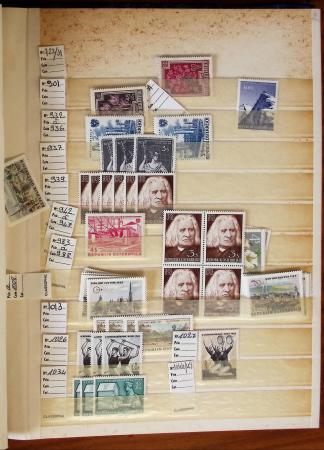 1880-1980 Fine mint and used stock in 15 large MOC stockbooks,