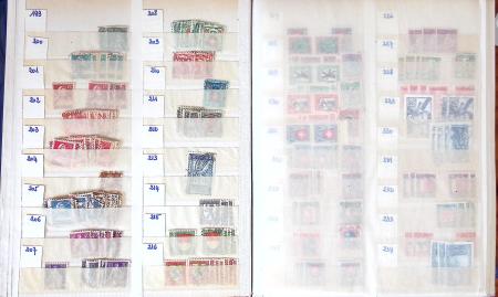 1880-1980 Fine mint and used stock in 15 large MOC stockbooks,