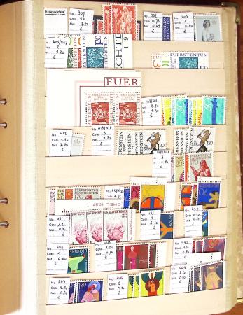 1860-1980 Chiefly mint stock of Europe in 23 large MOC stockbooks,